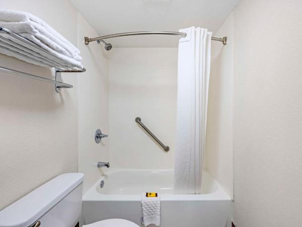 Best Western Plus Gen X Inn : photo 5 de la chambre chambre 2 lits queen-size - non-fumeurs