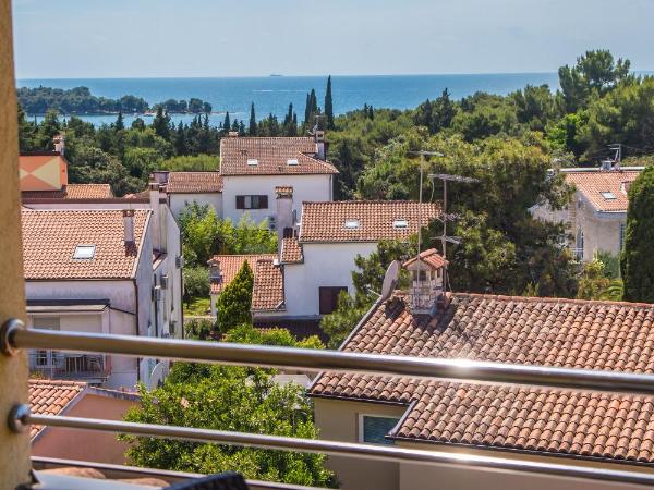 Villa Monsena : photo 6 de la chambre chambre familiale (2 adultes et 2 enfants)