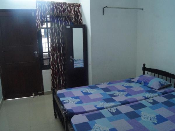 Prems Homestay : photo 3 de la chambre chambre double deluxe avec balcon