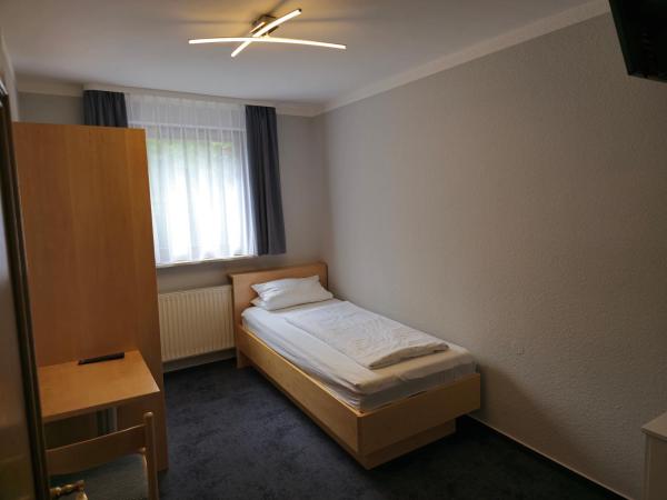 Gasthof Tut : photo 2 de la chambre chambre simple avec salle de bains extérieure privative