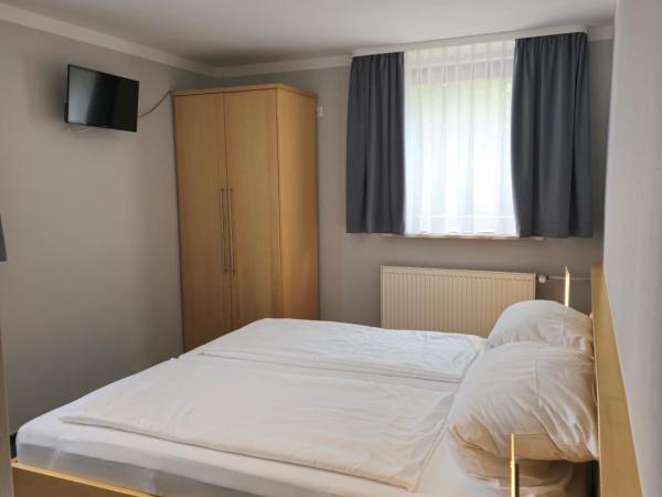 Gasthof Tut : photo 4 de la chambre chambre double avec salle de bains privative