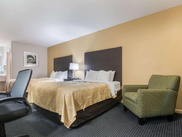Quality Inn Little Creek : photo 1 de la chambre chambre standard 2 lits queen-size - fumeurs