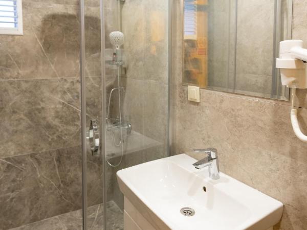 hotel di poesia deluxe : photo 2 de la chambre chambre double avec salle de bains privative