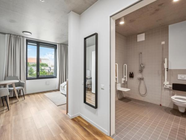 Habyt-The Waterfront : photo 2 de la chambre urban studio - disability access