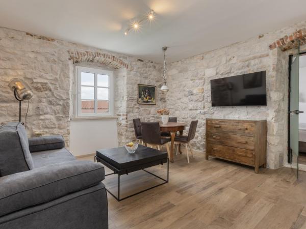 NEW - Casa Columba - 4 Star Luxury Rooms with Outdoor Pool & Private Garden : photo 10 de la chambre appartement 1 chambre de luxe - vue sur jardin