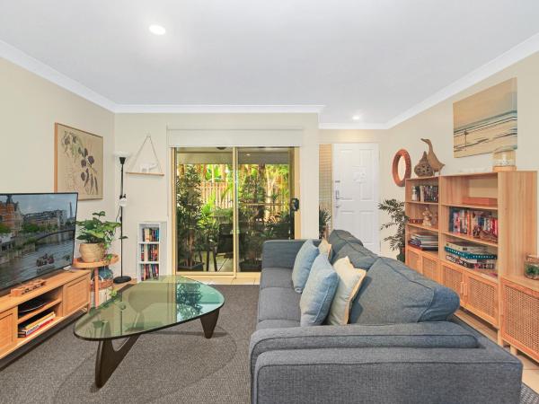 Byron Lakeside Holiday Apartments : photo 4 de la chambre appartement - vue sur piscine