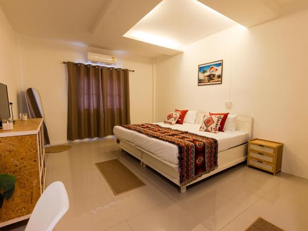 60s Town : photo 2 de la chambre chambre double - vue sur jardin