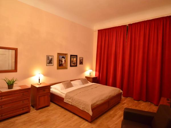 Pension Karlova : photo 1 de la chambre chambre triple avec salle de bains privative