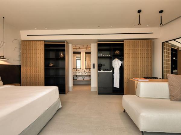 Domes Novos Santorini, Autograph Collection : photo 7 de la chambre euphoria bungalow with zen pool