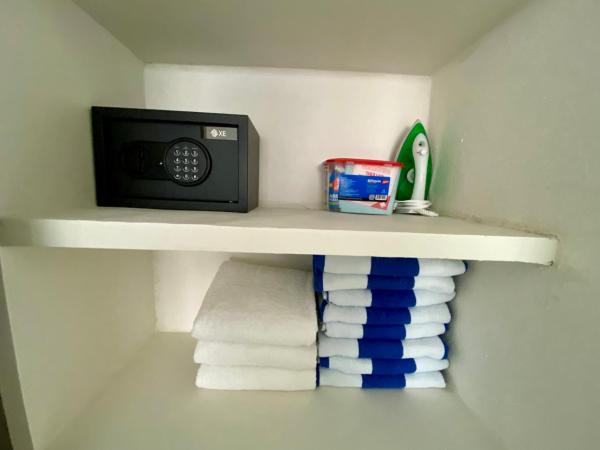 Condo in Ocean Front Resort : photo 10 de la chambre suite deluxe avec lit king-size