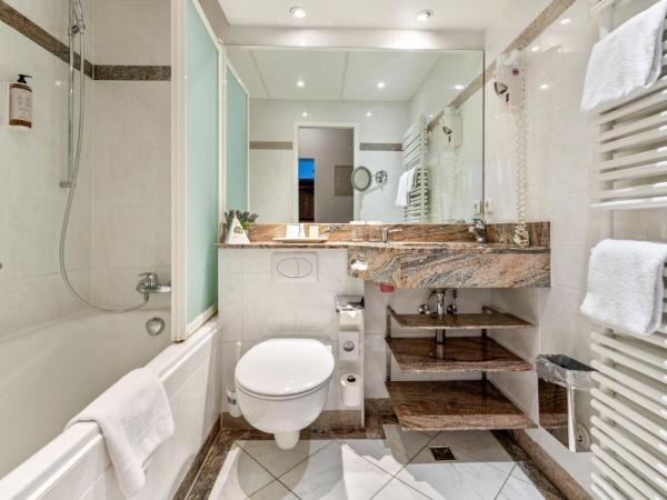 KING's Hotel First : photo 10 de la chambre suite