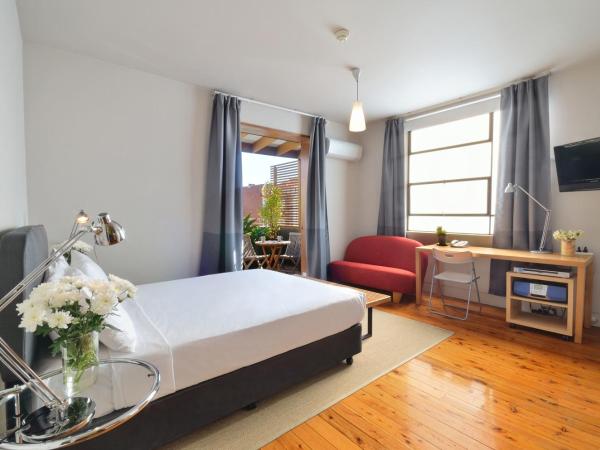 Dive Hotel : photo 5 de la chambre chambre lit queen-size avec balcon privé