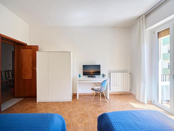 Tidu's home B&B : photo 2 de la chambre chambre lits jumeaux avec toilettes communes