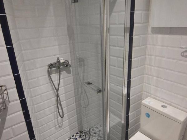 Pensió Bellmirall : photo 3 de la chambre chambre simple avec salle de bains extérieure privative