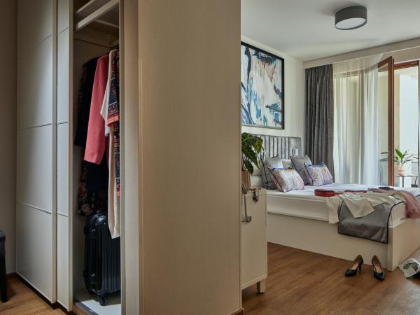 7Seasons Apartments Budapest : photo 8 de la chambre deluxe three-bedroom with 2 bath