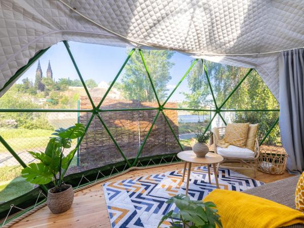 Glamping escape to the stars under Prague skyline : photo 8 de la chambre tente