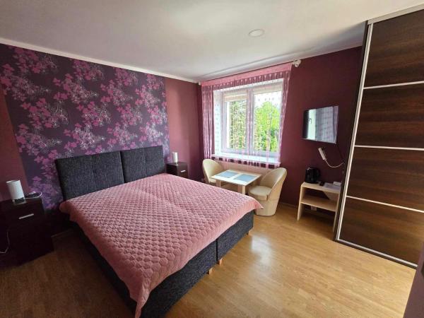 Szafirowy Zakątek : photo 1 de la chambre chambre double avec salle de bains privative