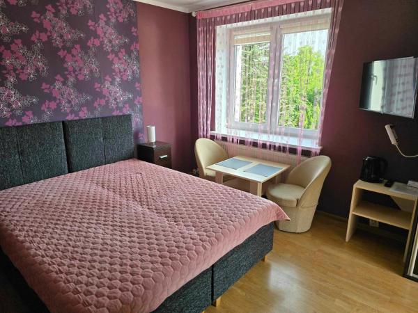 Szafirowy Zakątek : photo 7 de la chambre chambre double avec salle de bains privative