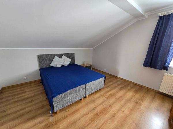 Szafirowy Zakątek : photo 5 de la chambre chambre quadruple avec salle de bains privative