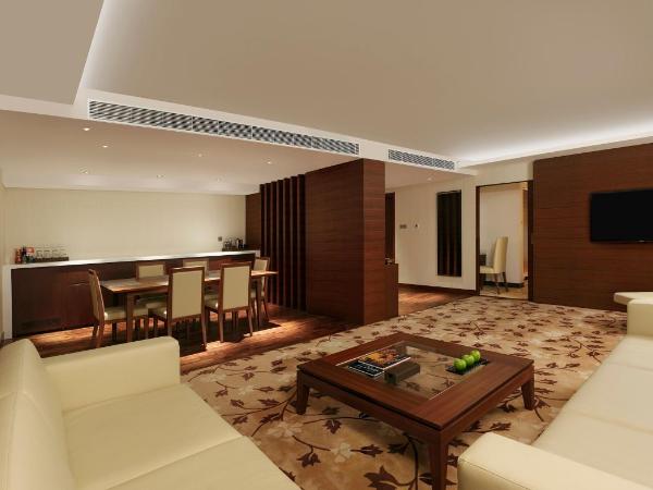 Hilton Bangalore Embassy GolfLinks : photo 1 de la chambre two-bedroom luxury suite with club lounge