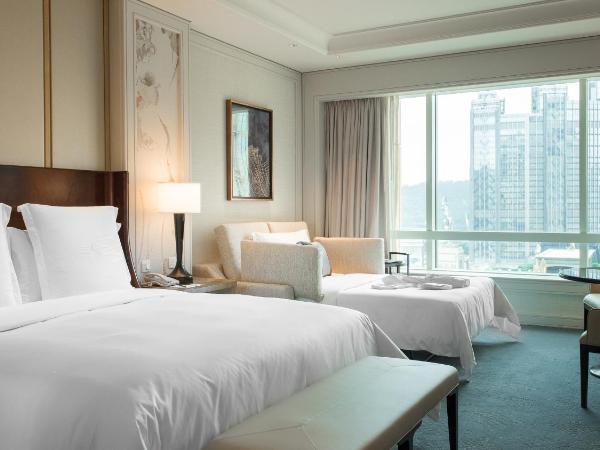 Four Seasons Hotel Macao : photo 1 de la chambre chambre lit king-size supérieure