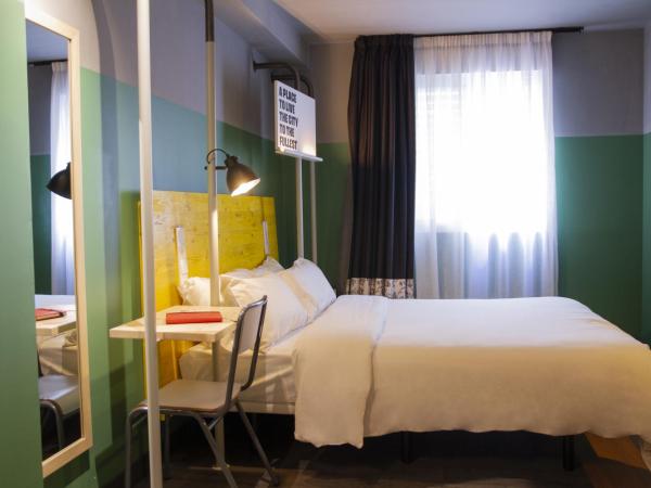 room00 Valencia Hostel : photo 3 de la chambre chambre double supérieure deluxe