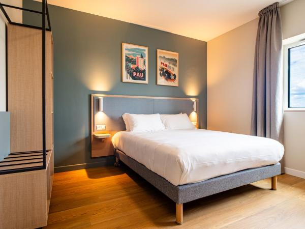 Kyriad Limoges - Ester : photo 8 de la chambre chambre standard lit queen-size