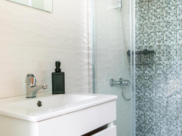 Growth House : photo 5 de la chambre chambre double deluxe avec douche