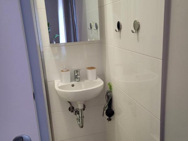 Grey House : photo 7 de la chambre petite chambre double