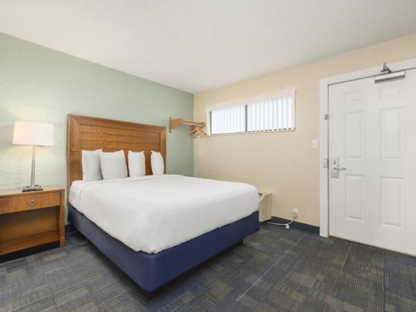 Beachside Resort Panama City Beach : photo 6 de la chambre suite avec 2 lits queen-size et kitchenette