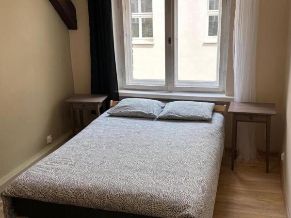 Apolla 34 : photo 5 de la chambre chambre double avec salle de bains commune