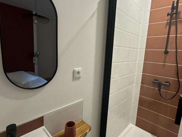 Maison des ambans chambres d'hotes hypercentre 200m de la gare et petit dejeuner inclus : photo 2 de la chambre chambre simple