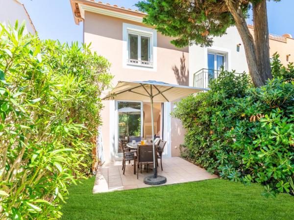 Résidence Pierre & Vacances le Hameau de la Pinède : photo 7 de la chambre maison supérieure 2 chambres en duplex avec climatisation et terrasse (6 personnes)