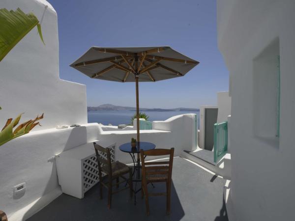 Sophia Oia View : photo 4 de la chambre cave suite with outdoor plunge pool & caldera view