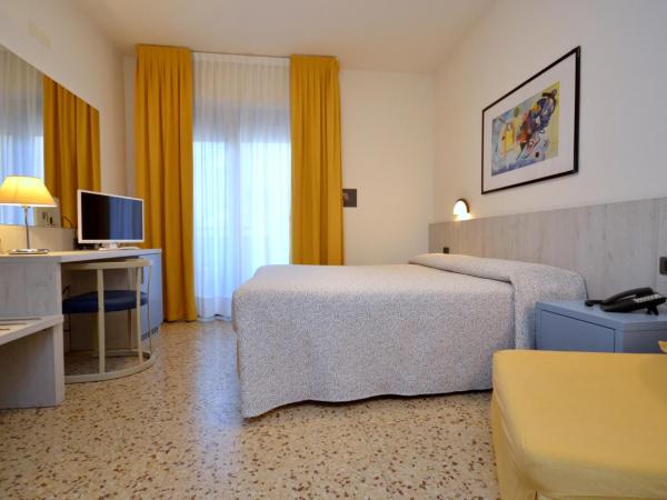 Olimpia Hotel & Aparthotel : photo 2 de la chambre chambre standard avec balcon