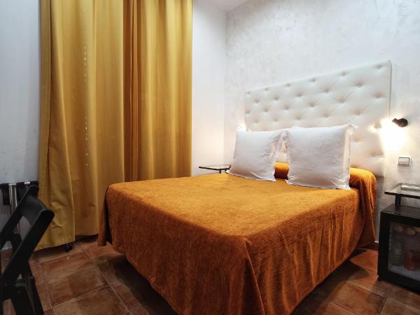 Hostal Las Fuentes : photo 2 de la chambre chambre double Économique intérieure