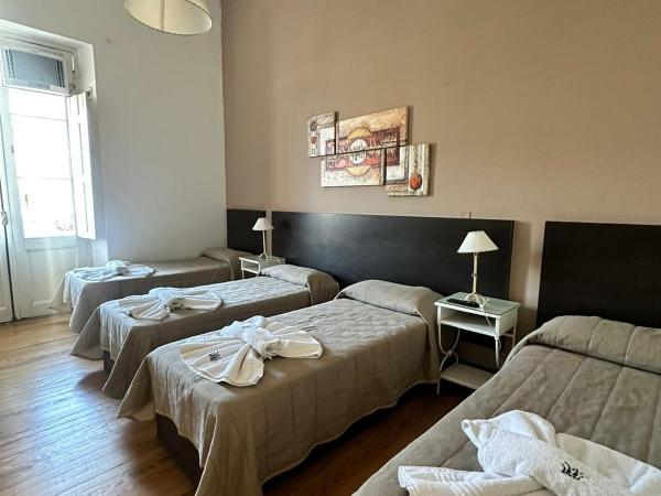 Hotel Plaza : photo 7 de la chambre chambre quadruple deluxe