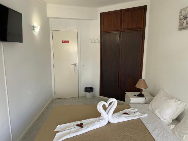 Stella di Mare - Alojamento Local : photo 9 de la chambre chambre double avec salle de bains commune