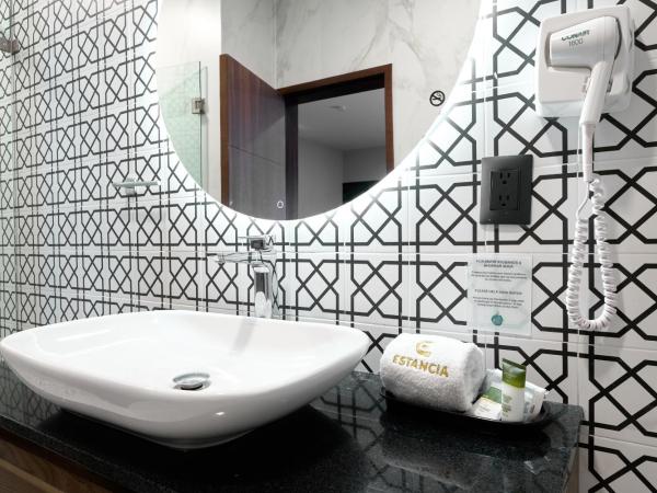 Hotel Estancia Business Class : photo 8 de la chambre suite familiale