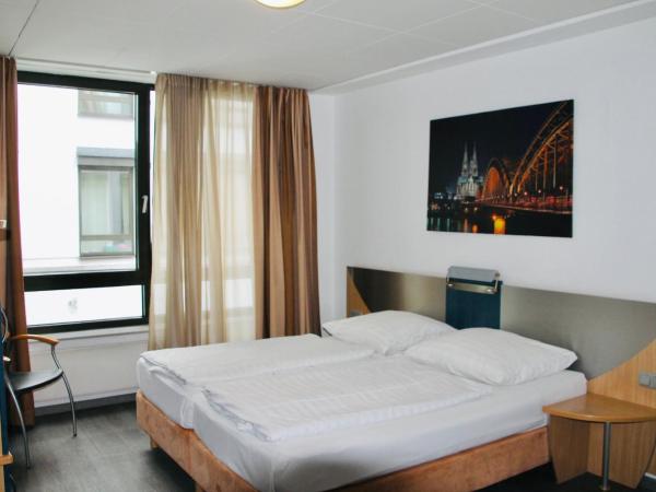 Opera Hotel Köln : photo 1 de la chambre chambre double ou lits jumeaux