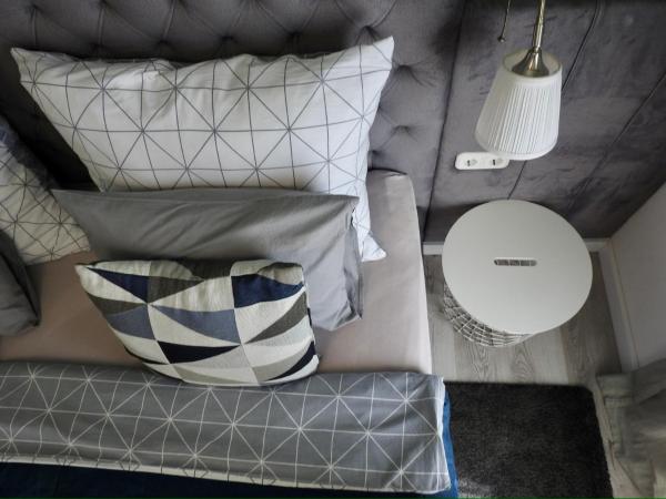 Hollik Apartmanház : photo 2 de la chambre chambre lit queen-size avec balcon