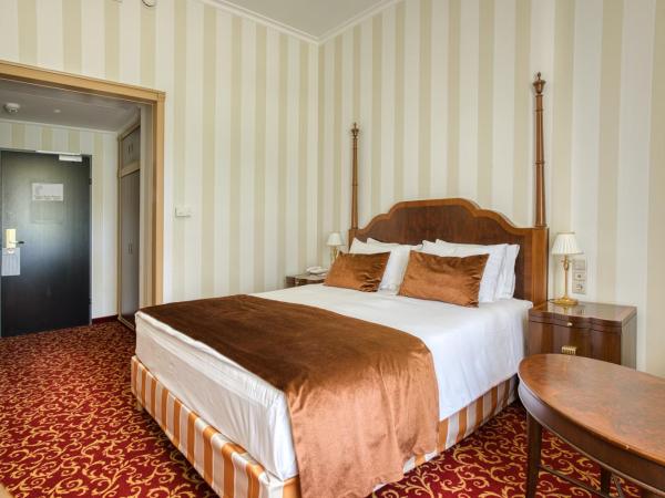 Ensana Grand Margaret Island : photo 4 de la chambre chambre double deluxe avec accès au centre de bien-Être et à la salle de sport