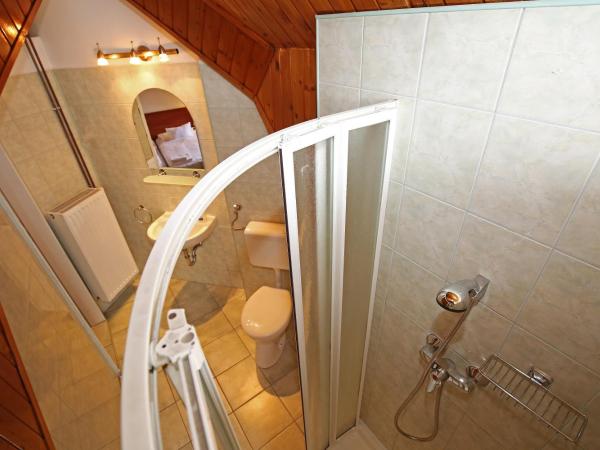 Hotel Főnix : photo 3 de la chambre chambre triple basique