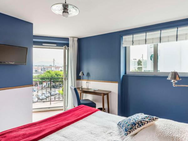 Brit Hotel de Paris Saint-Jean-de-Luz : photo 1 de la chambre chambre double confort