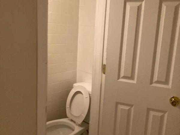 Queen Bed with private ensuite bathroom in Lakeview - 3D : photo 4 de la chambre suite