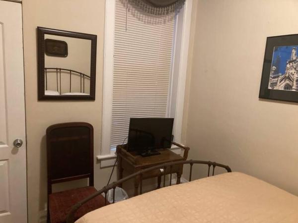 Private room with shared bathroom in Lakeview - 2C : photo 3 de la chambre chambre double