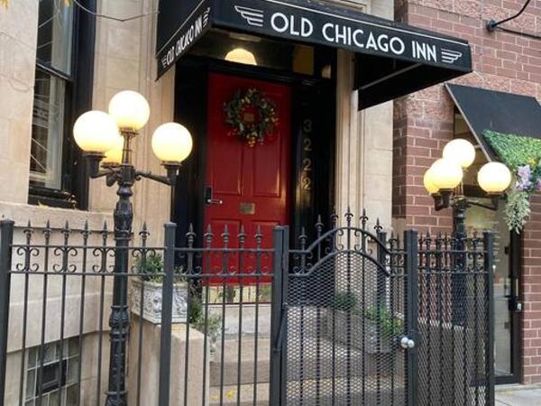 Private room with Private bath in B&B in Lakeview - 2D : photo 8 de la chambre chambre triple