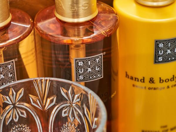 Hôtel Le Versailles : photo 1 de la chambre chambre double ou lits jumeaux standard