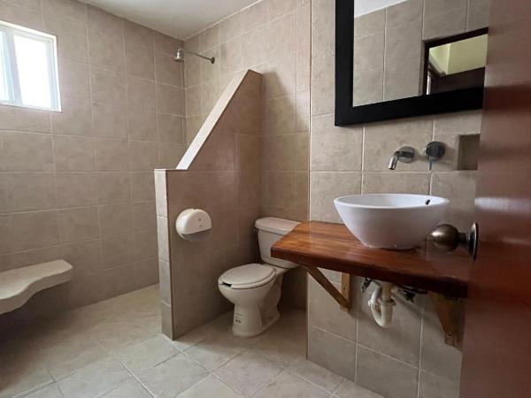 Xtabentun Hostal : photo 2 de la chambre lit superposé dans dortoir mixte