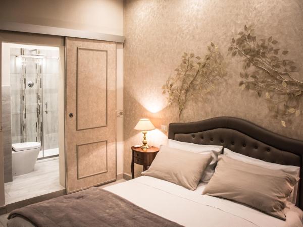 Dolci Mura Luxury Rooms : photo 8 de la chambre chambre double avec salle de bains privative